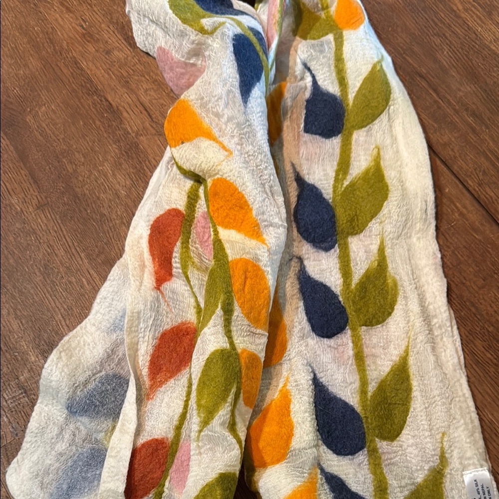 Colorful Leaf Pattern Scarf - Picture 2 of 3